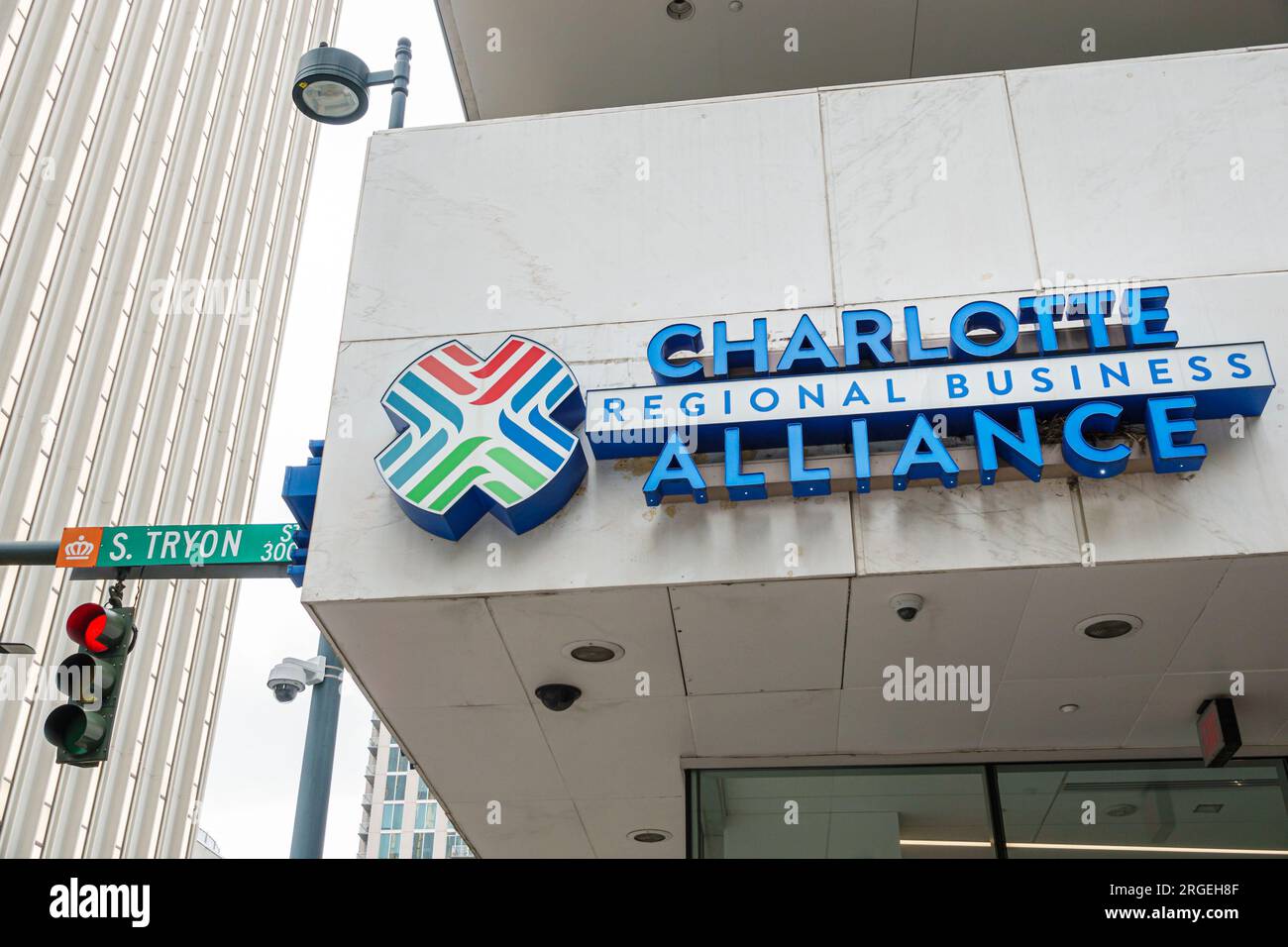 Charlotte North Carolina, South Tryon Street, Regional Business Alliance, Gruppenorganisation, gemeinsames Ziel, Außenansicht, Eingang zum Gebäude Stockfoto