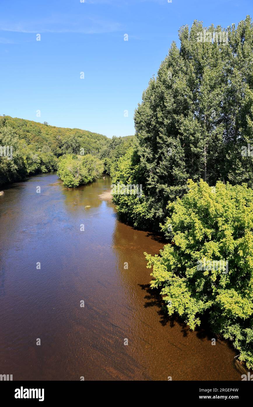 La Vézère rivière des hommes et des femmes de Cro-Magnon coule aux Eyzies de Tayac capitale mondiale de la préhistoire, Dordogne, Périgord, Frankreich, EU Stockfoto