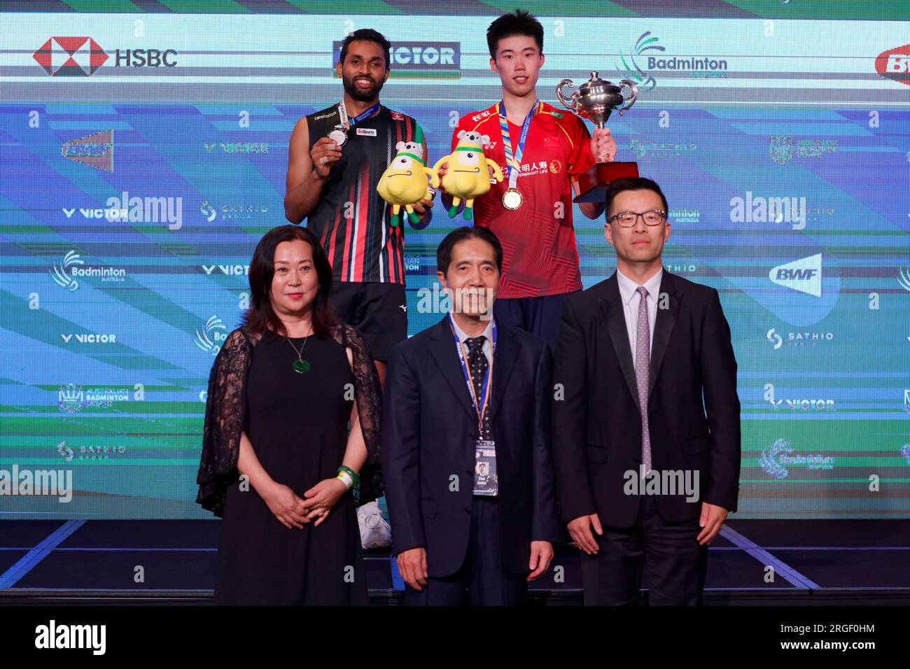 Als Nächstplatzierter posiert Prannoy H. S. aus Indien mit dem Gewinner Weng Hong Yang aus China nach dem Singles-Finale der SATHIO-GRUPPE Australian Badminton O. Stockfoto