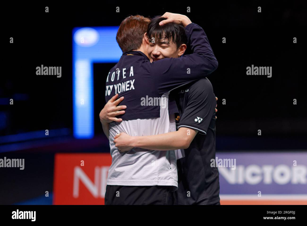 Kang Min Hyuk aus Korea feiert mit seinem Trainer das Finalspiel der Herren-Doppel-Spiele der SATHIO GROUP Australian Badminton Open 2023 Stockfoto