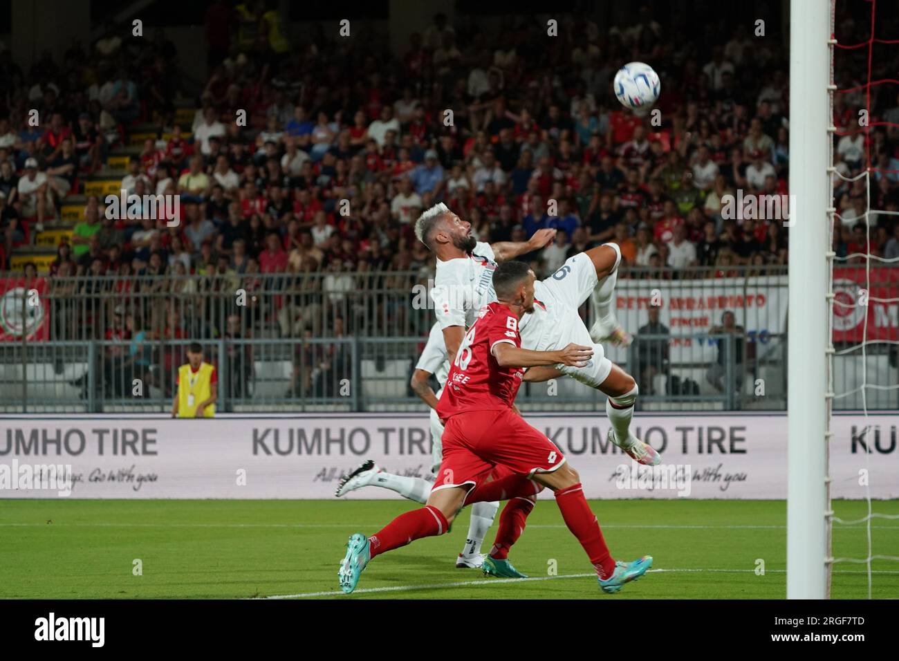 Monza, Italien - 8. August 2023, Olivier Giroud (#9 AC Mailand) während des Trofeo Silvio Berlusconi, Silvio Berlusconi Trophy, Fußballspiel zwischen AC Monza und AC Mailand am 8. August 2023 im U-Power Stadium in Monza, Italien - Photo Morgese Stockfoto