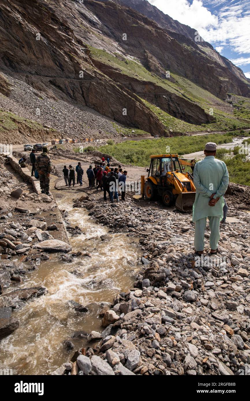 Indien, Ladakh, Zanskar, Autobahn NH301 nach Zanskar, Erdrutsche, die die Straße blockieren Stockfoto