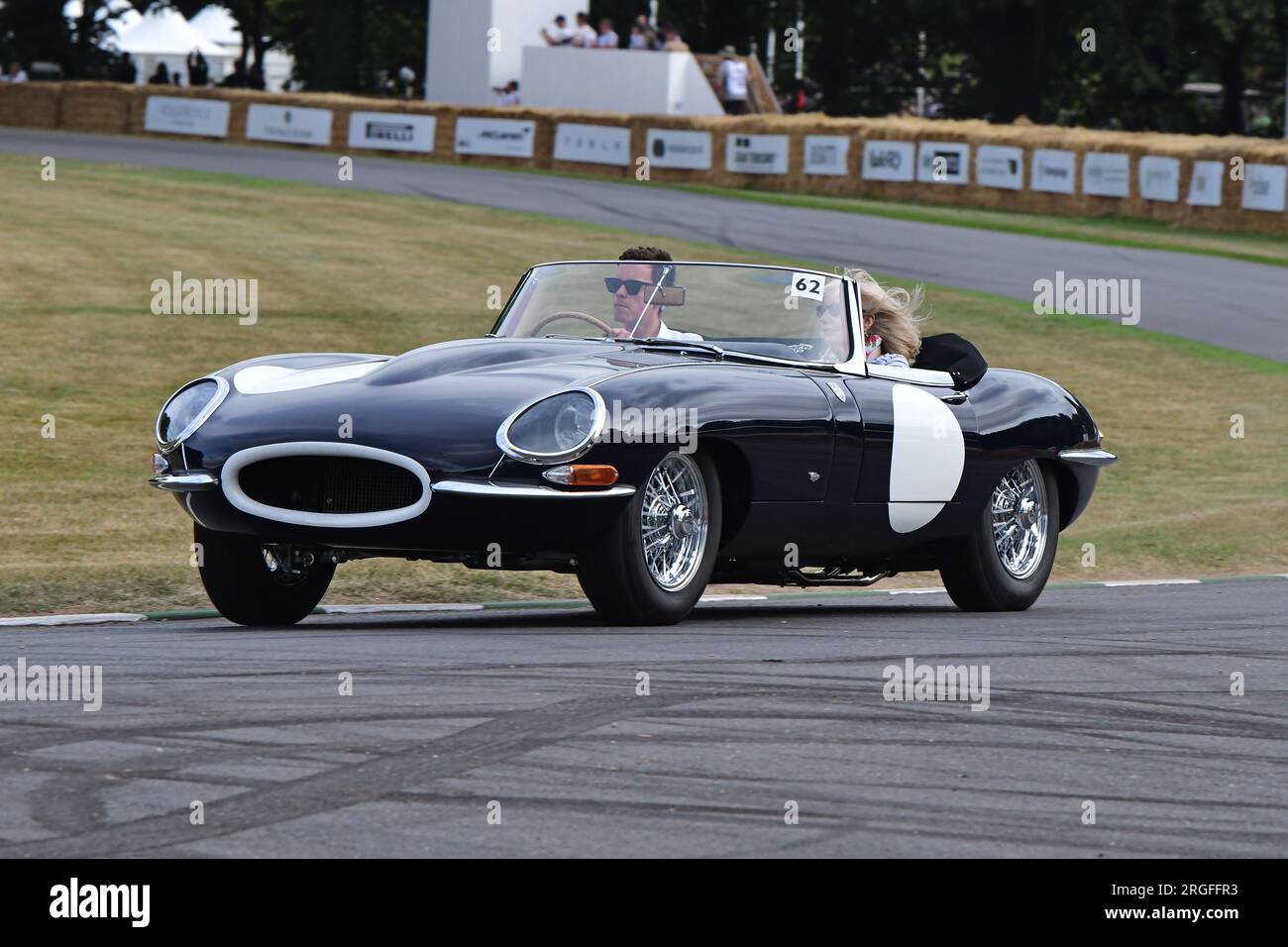 Jaguar E-Type Project ZP, Manufacturer Batch, eine Gelegenheit, eine Vielzahl moderner Fahrzeuge zusammen mit neuen Modellen aus einer Vielzahl neuer und e zu sehen Stockfoto