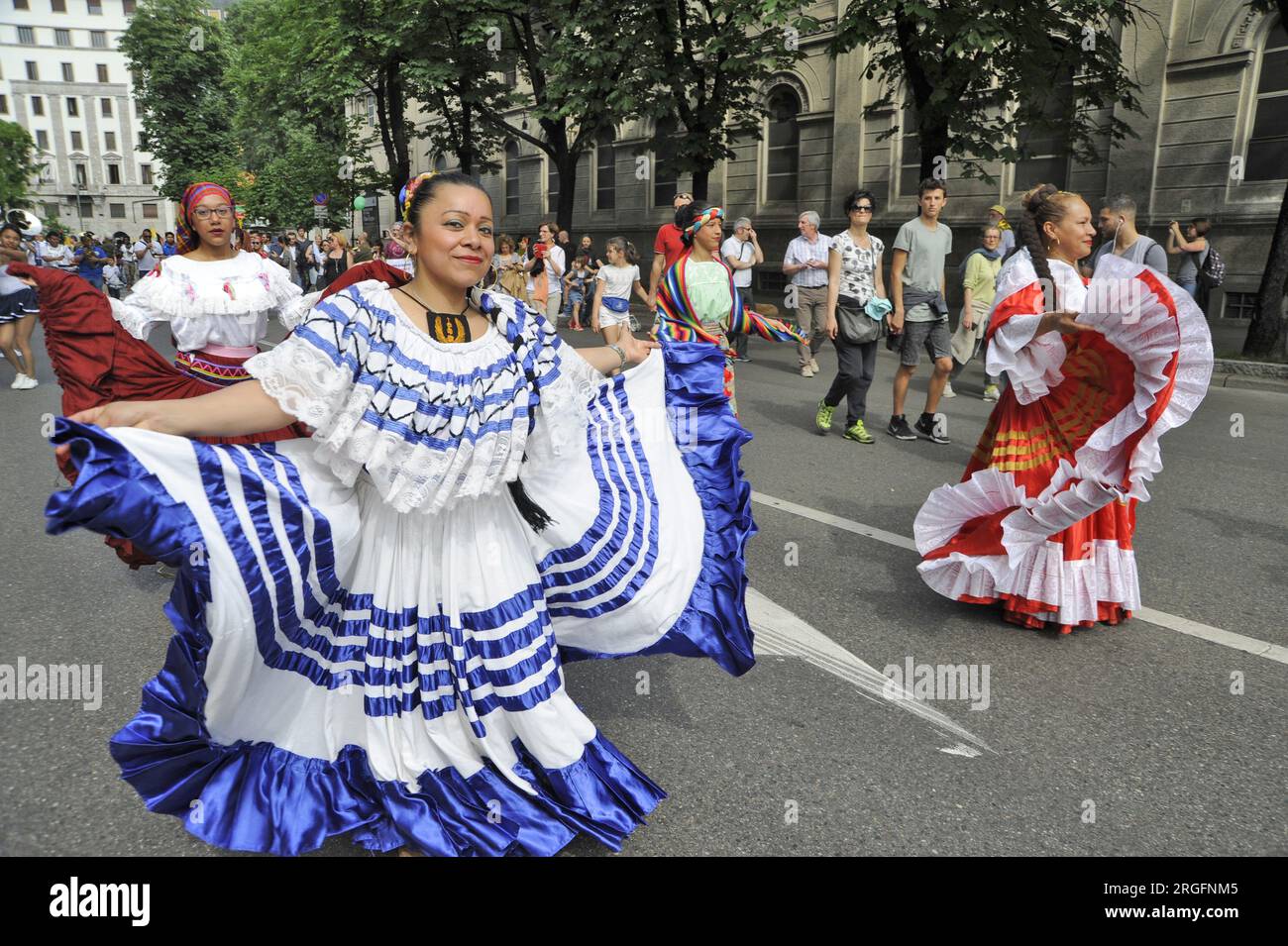 Mailand (Italien) Demonstration "gemeinsam ohne Mauern" für die Aufnahme und Integration von Migranten; Vertreter der salvadorianischen Gemeinschaft Stockfoto