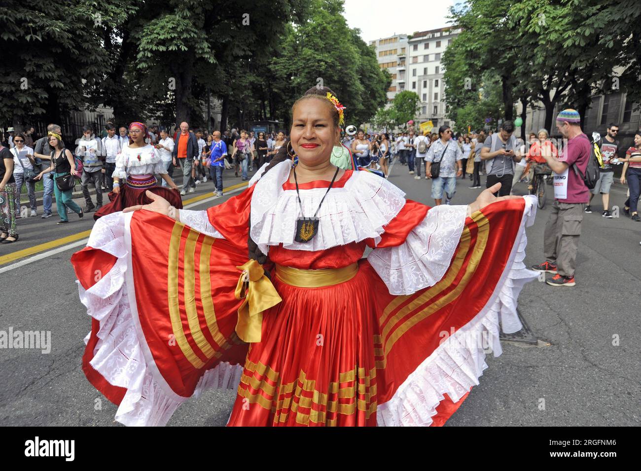 Mailand (Italien) Demonstration "gemeinsam ohne Mauern" für die Aufnahme und Integration von Migranten; Vertreter der salvadorianischen Gemeinschaft Stockfoto