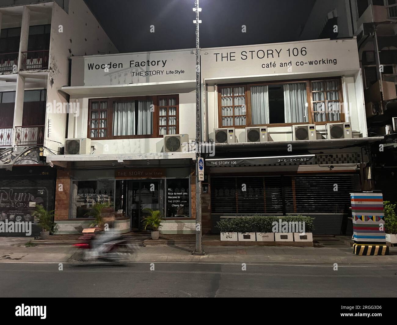 Co-working Cafe in Chiang Mai, einer der beliebtesten Orte der Welt für Digital Nomads zum Leben und Arbeiten. Stockfoto