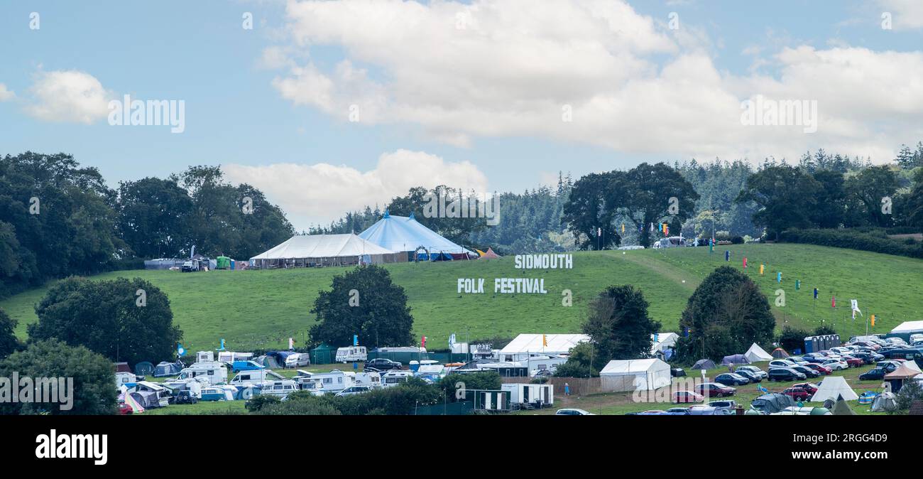 Sidmouth Folk Festival, das Bulverton-Festzelt und Campingplatz am Stadtrand Stockfoto