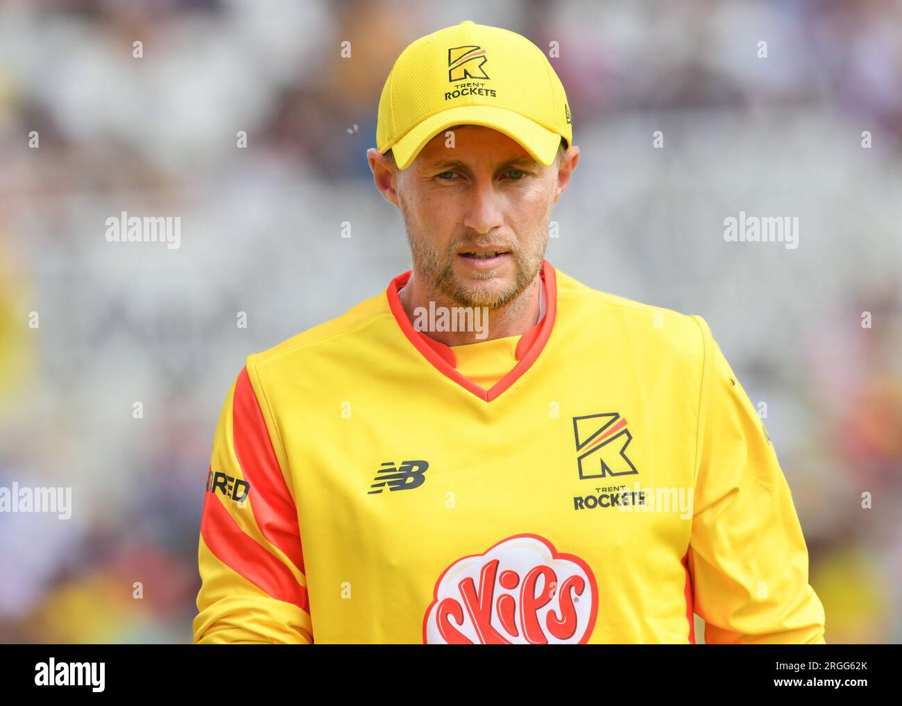 Nottingham, Großbritannien. 09. Aug. 2023. 9. August 2023 - Trent Bridge Cricket Ground, Nottingham. Veranstaltung: The 100 Cricket: Nottingham Rockets gegen Northern Supercharger. Titel: Joe Root - (Trent Rockets) Fielding. Bild: Mark Dunn/Alamy Live News (Sport) Kredit: Mark Dunn Photography/Alamy Live News Stockfoto