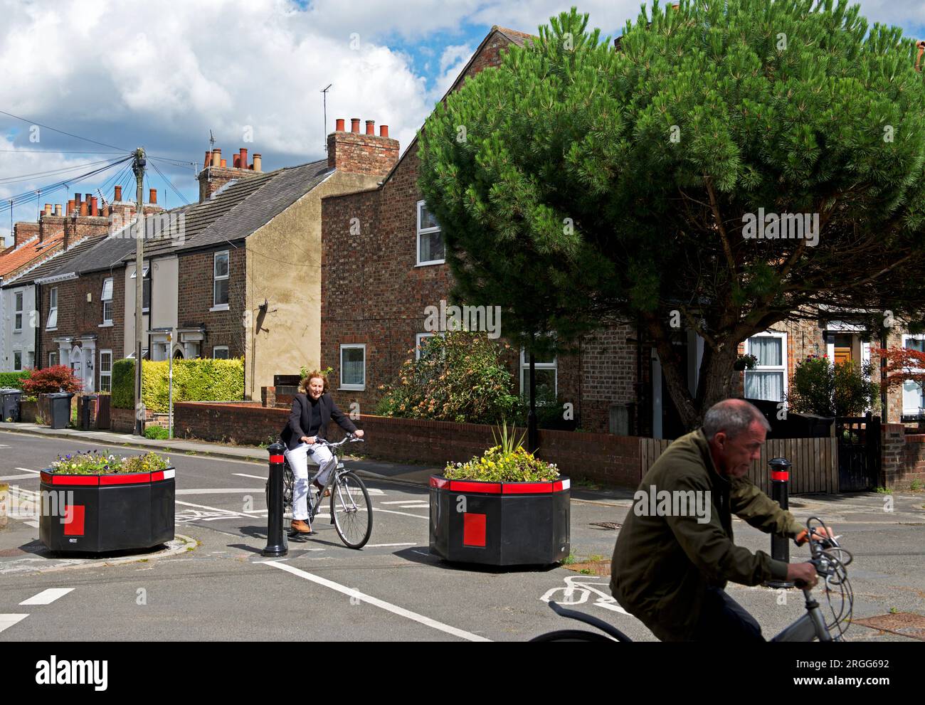 Umstrittene verkehrsberuhigende Maßnahmen in der Groves Area von York, North Yorkshire, England, Großbritannien Stockfoto