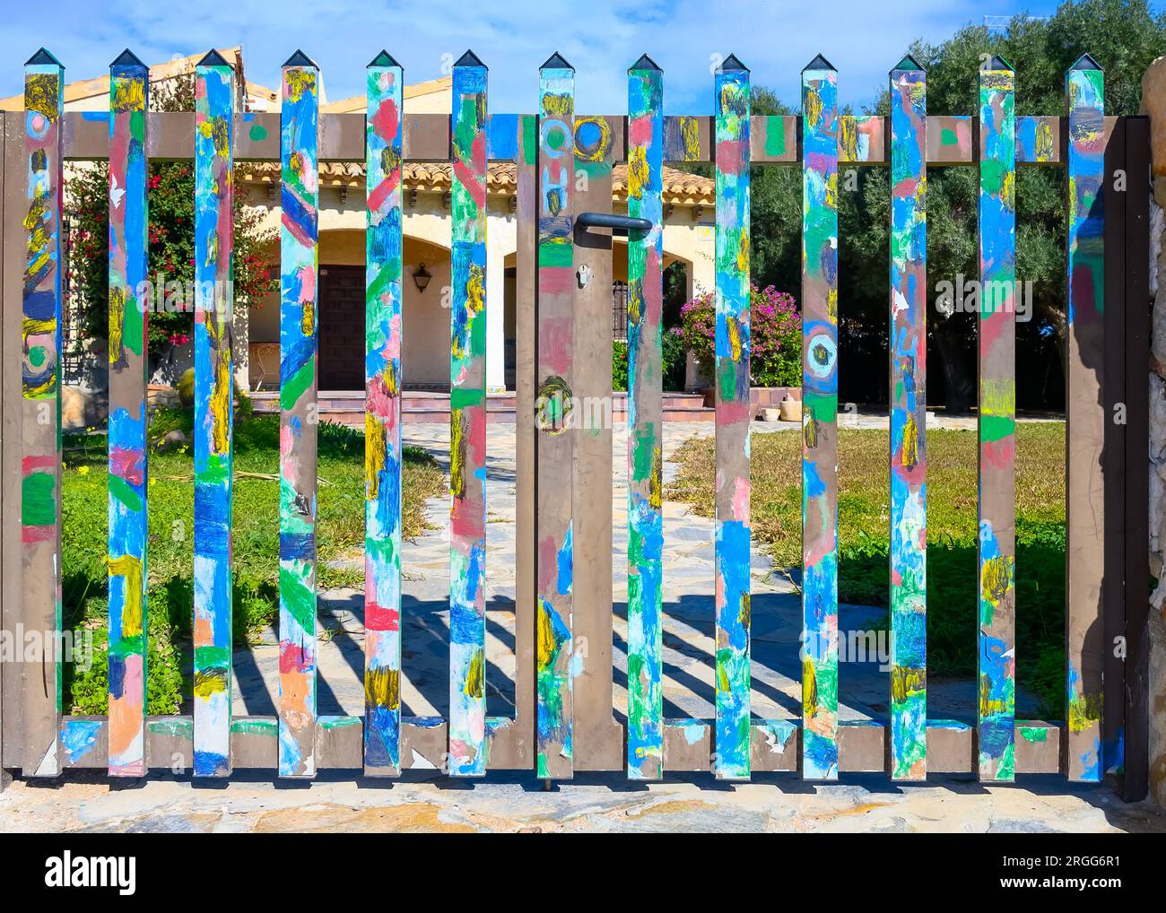 Lackierte Eingangstür, Orihuela Coast, Alicante, Spanien Stockfoto