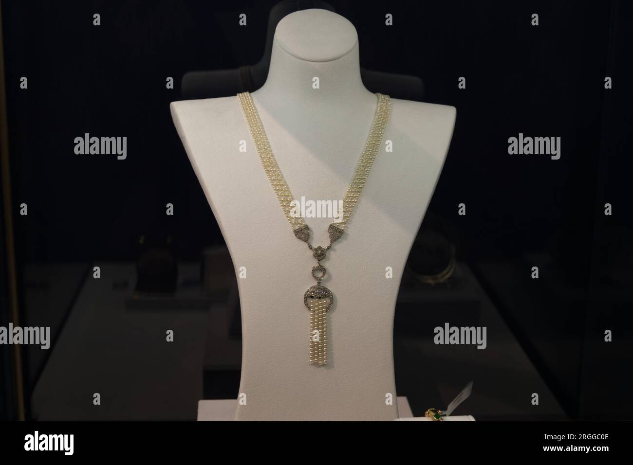 Halskette - Auktion bei Sotheby's Freddie Mercury: A World of Hour Own Stockfoto
