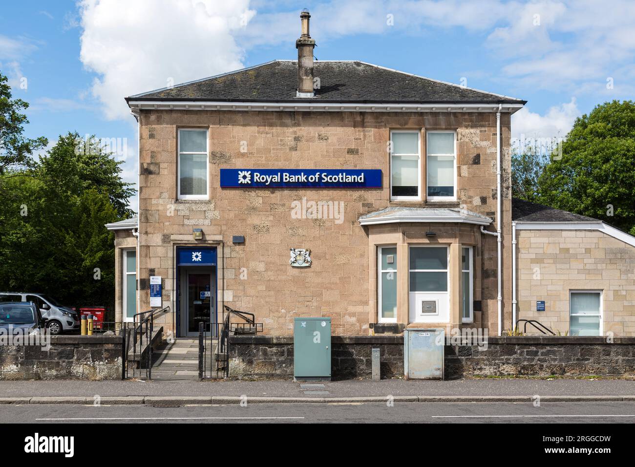 Zweigstelle der Royal Bank of Scotland in der Fenwick Road, Giffnock, Glasgow, Schottland, Vereinigtes Königreich, Europa Stockfoto