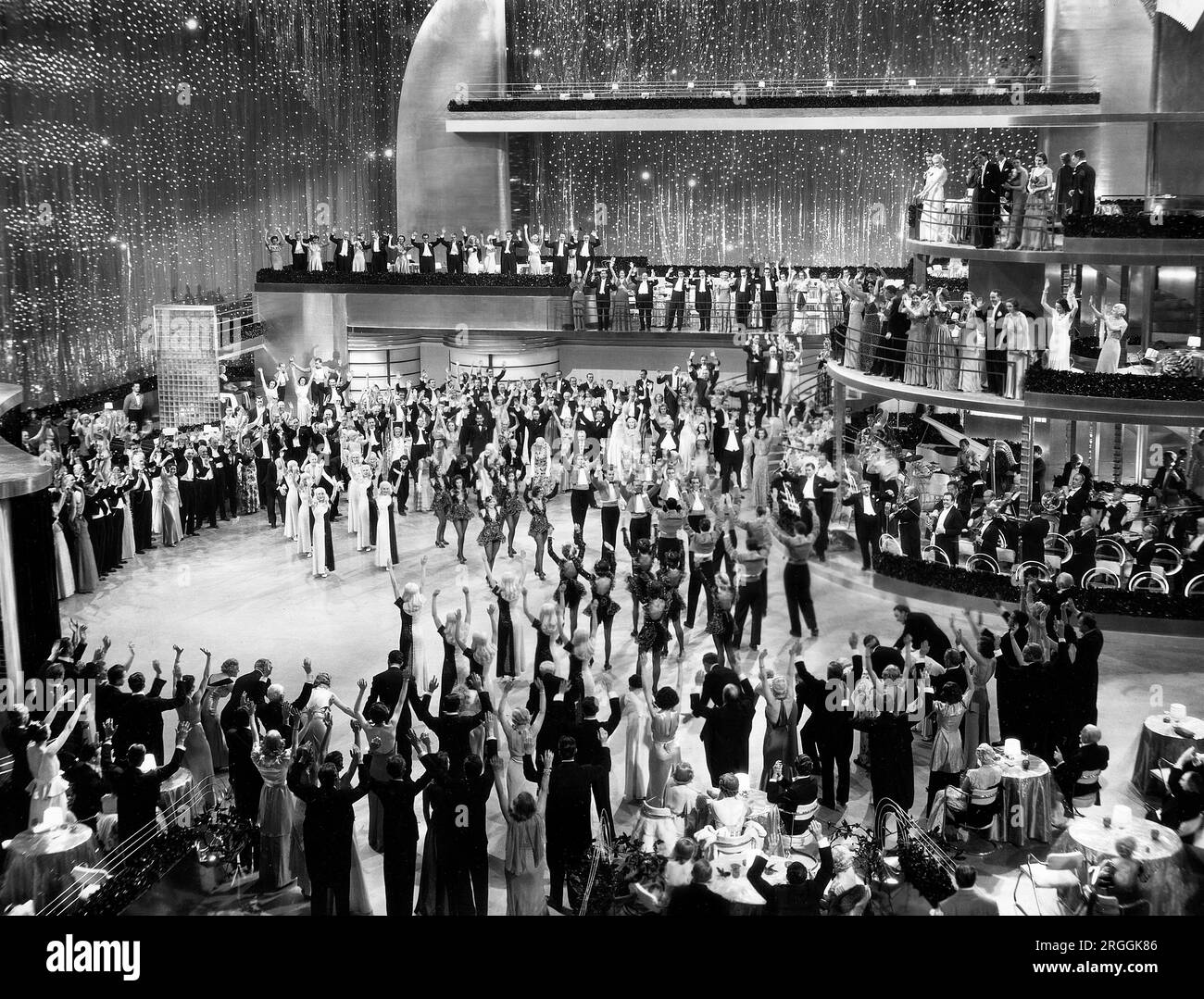 Große Bühnenproduktion, am Set des Films, „Top of the Town“, Universal Pictures, 1937 Stockfoto