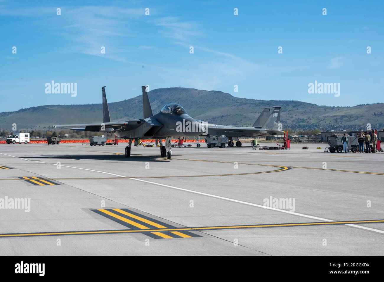 Ein U.S. Air Force F-15D Eagle Taxi zur Landebahn am 12. Mai 2023 am Kingsley Field Air National Guard Base, Oregon. Foto: Jakob Hambright Stockfoto