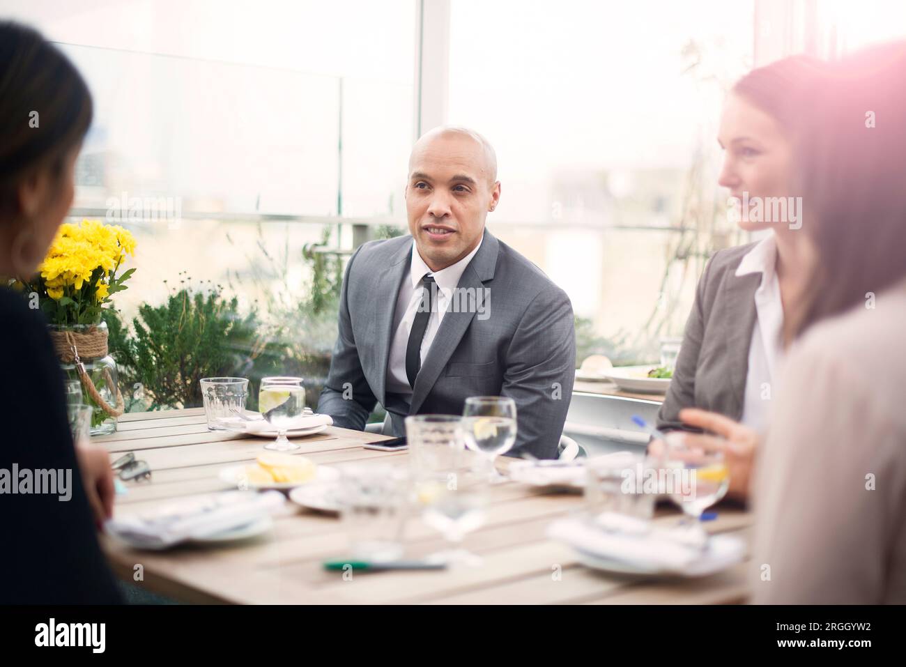Geschäftsmann in einem Restaurant treffen Stockfoto