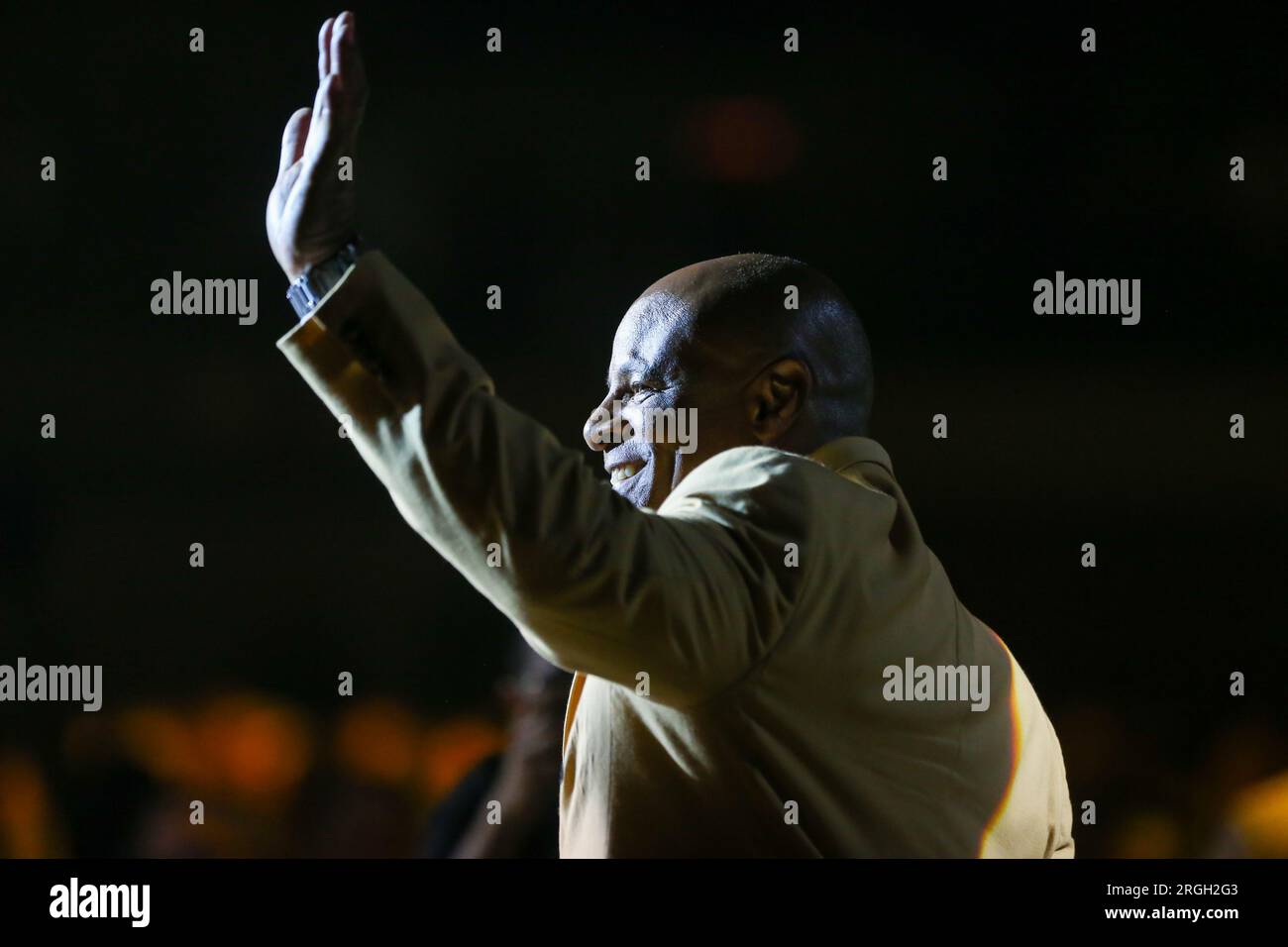 Canton, Ohio, USA. 4. Aug. 2023. Ehemaliger NFL-Quarterback Warren Moon beim 2023 Hall of Fame Enshrinees' Gold Jacket Dinner im Canton Memorial Civic Center. (Kreditbild: © Debby Wong/ZUMA Press Wire) NUR REDAKTIONELLE VERWENDUNG! Nicht für den kommerziellen GEBRAUCH! Stockfoto