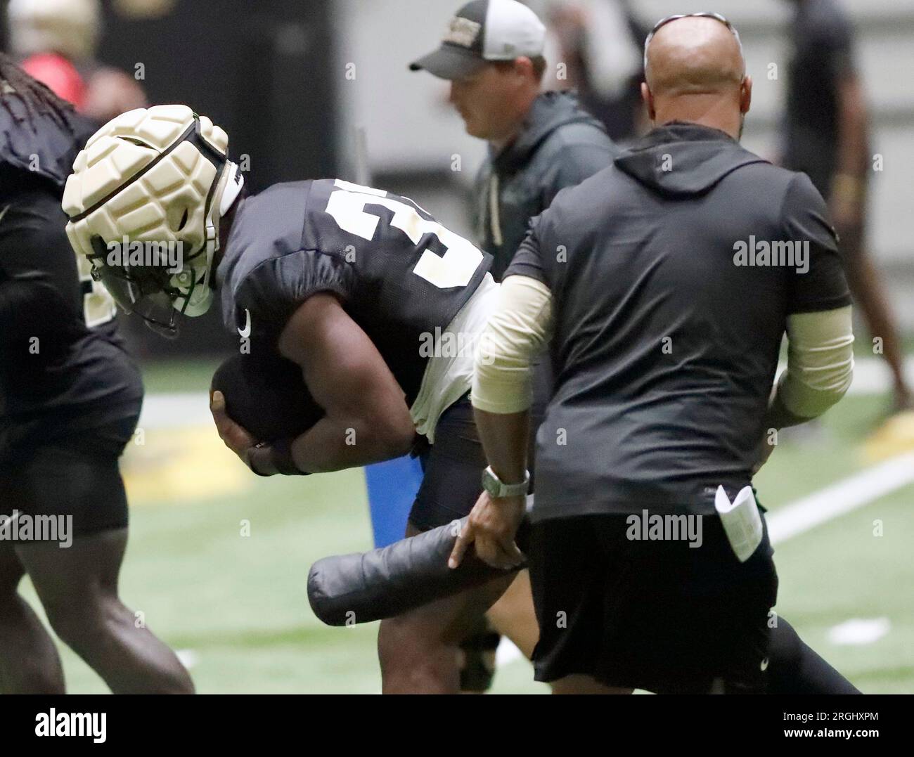 Metairie, USA. 09. Aug. 2023. Running Back Kirk Merritt (33) nimmt am Mittwoch, den 9. August 2023, am Trainingslager der New Orleans Saints im Ochsner Sports Performance Center Indoor Facility in Metairie, Louisiana, Teil. (Foto: Peter G. Forest/Sipa USA) Kredit: SIPA USA/Alamy Live News Stockfoto