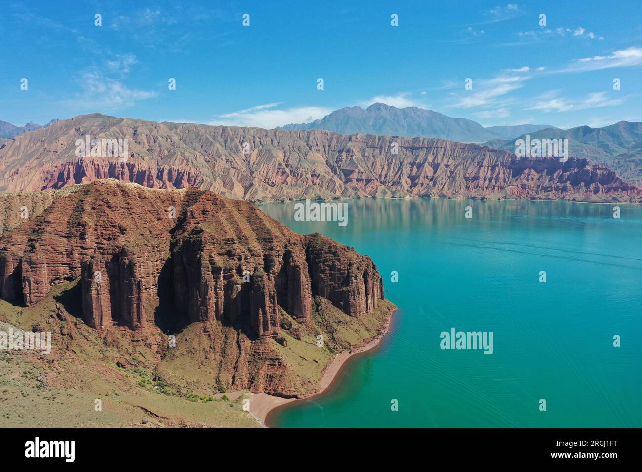 **CHINESISCHES FESTLAND, HONGKONG, MACAU UND TAIWAN OUT** Luftfoto zeigt die einzigartige Danxia Landform des Kanbula National Geopark im Jianzha County, Hua Stockfoto