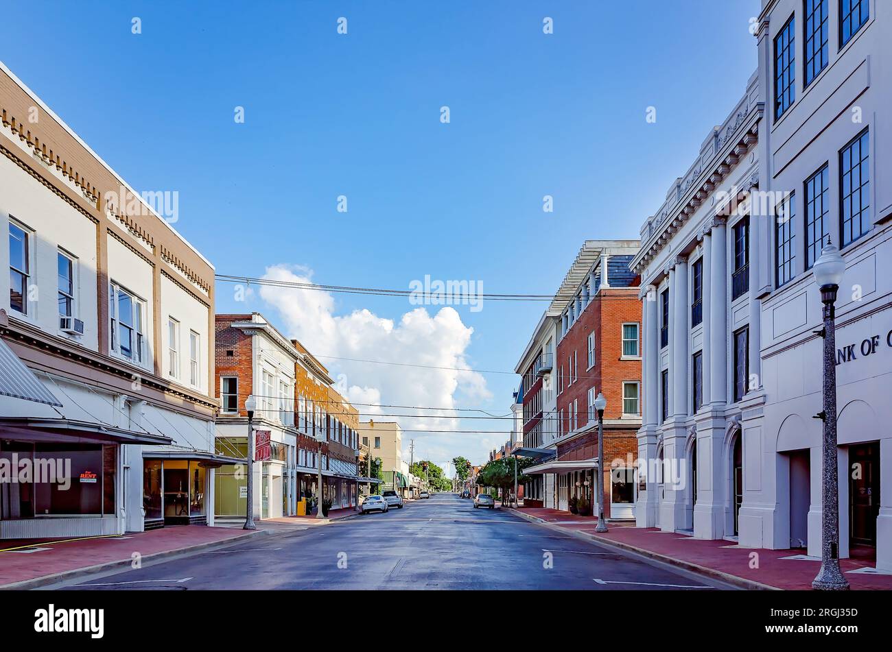 Historische Gebäude sind in der Howard Street, 19. August 2013, in Greenwood, Mississippi, zu sehen. Howard Street ist Teil des Cotton Row Historic District. Stockfoto