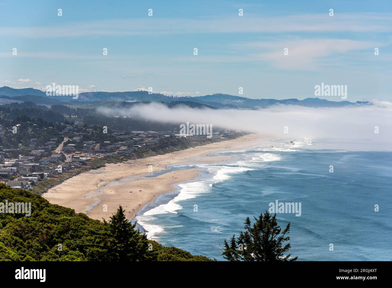 Wunderschöne Aussicht auf den Pazifik und die Stadt Lincoln City, Oregon Coast Stockfoto