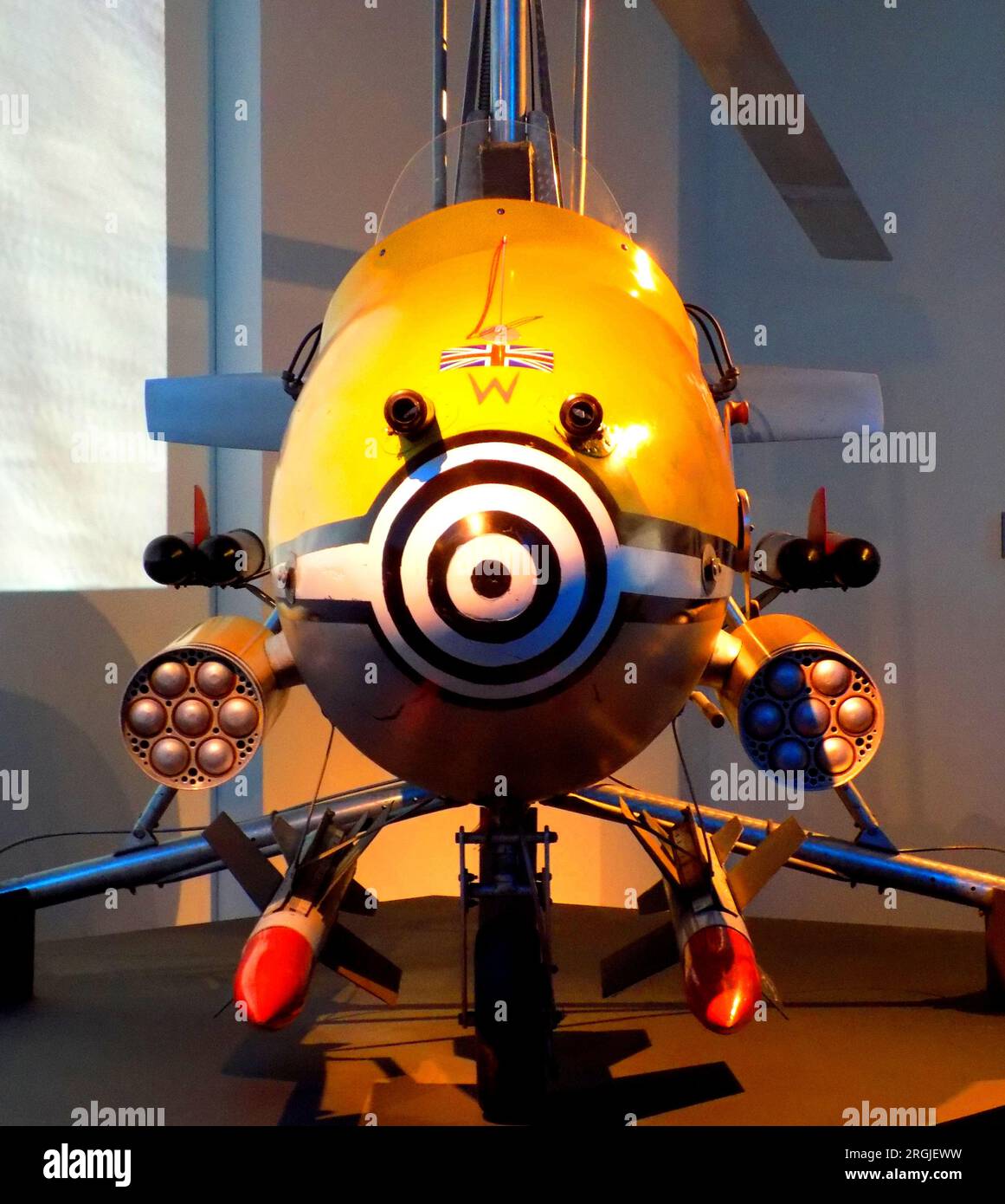 Little Nellie, ein Wallis WA-116 Agile, flog im James Bond-Film You Only Live Two auf der Bond in Motion-Ausstellung in London, 2015 Stockfoto