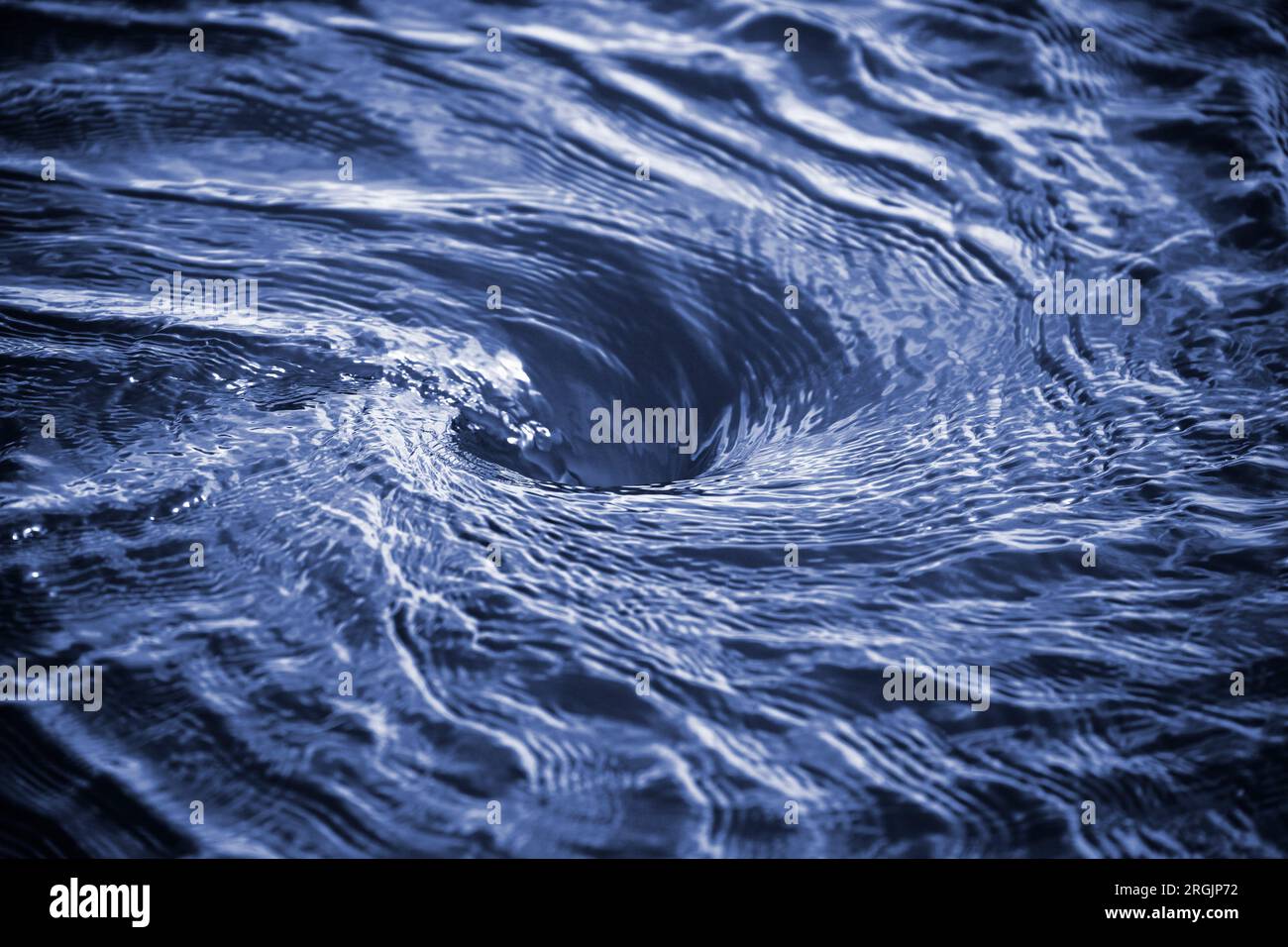 Whirlpool in Wasser. Stockfoto
