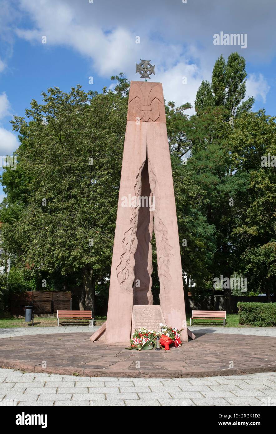 Denkmal für die Pfadfinder, die ermordet und für das Vaterland gefallen sind. Gniezno, Polen Stockfoto