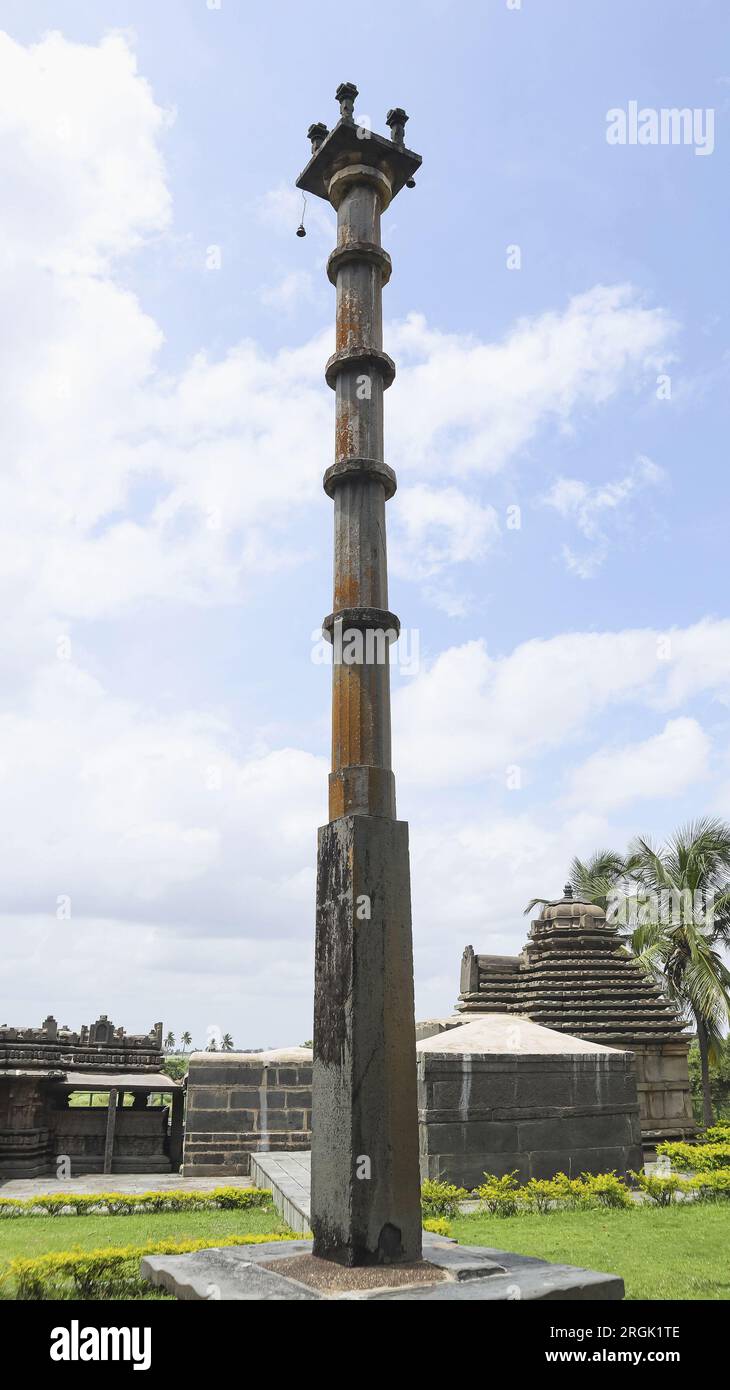 Kirti Stumbh vor dem Shri Mukteshwara Swami Tempel, Choudayyadanapur, Haveri, Karnataka, Indien Stockfoto