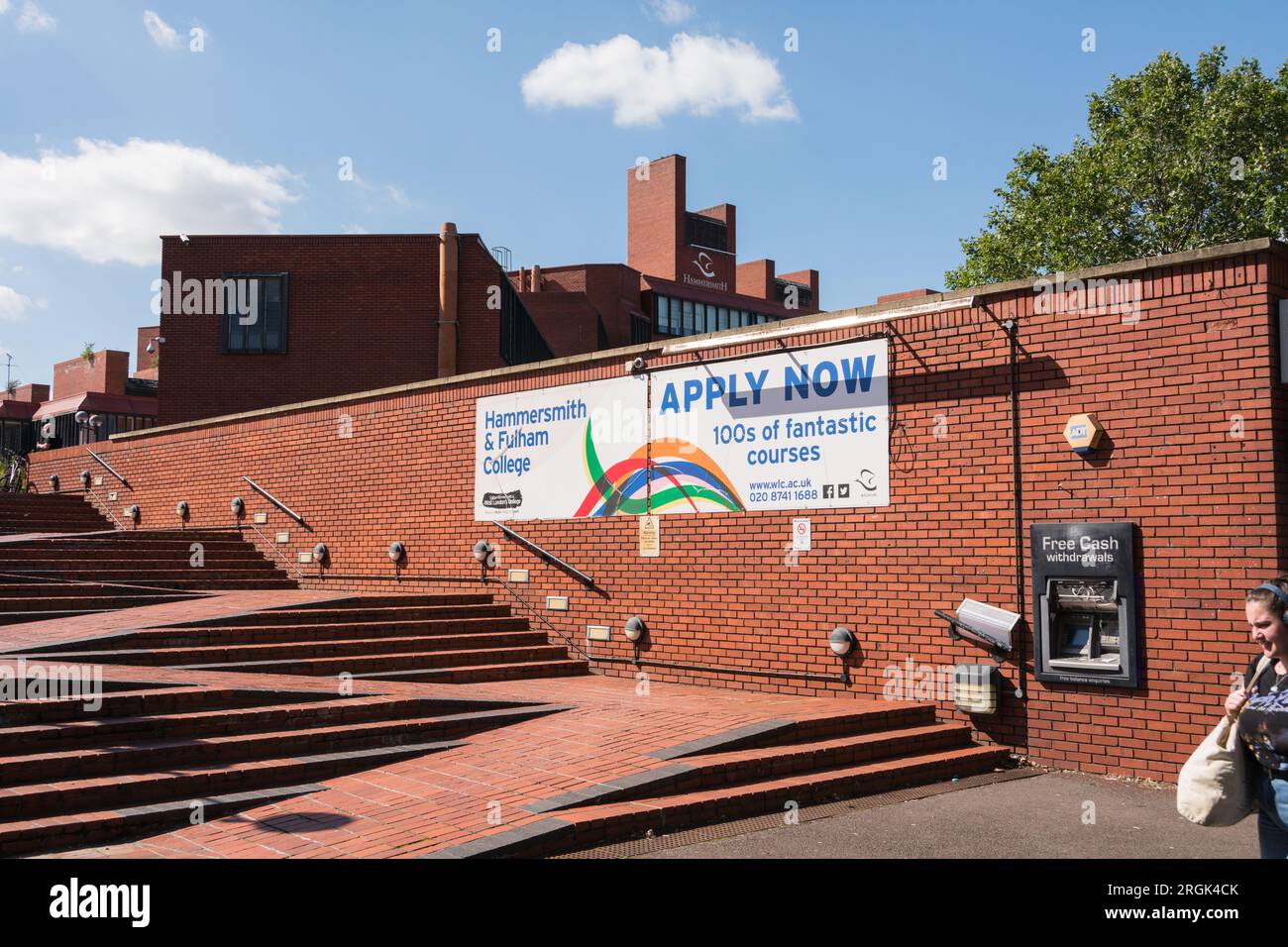 Bewerben Sie sich jetzt, 100s von fantastischen Kursen, Hammersmith und Fulham College, Hammersmith, London, W14, England, GROSSBRITANNIEN Stockfoto