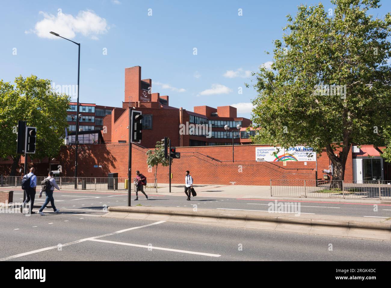 Bewerben Sie sich jetzt, 100s von fantastischen Kursen, Hammersmith und Fulham College, Hammersmith, London, W14, England, GROSSBRITANNIEN Stockfoto