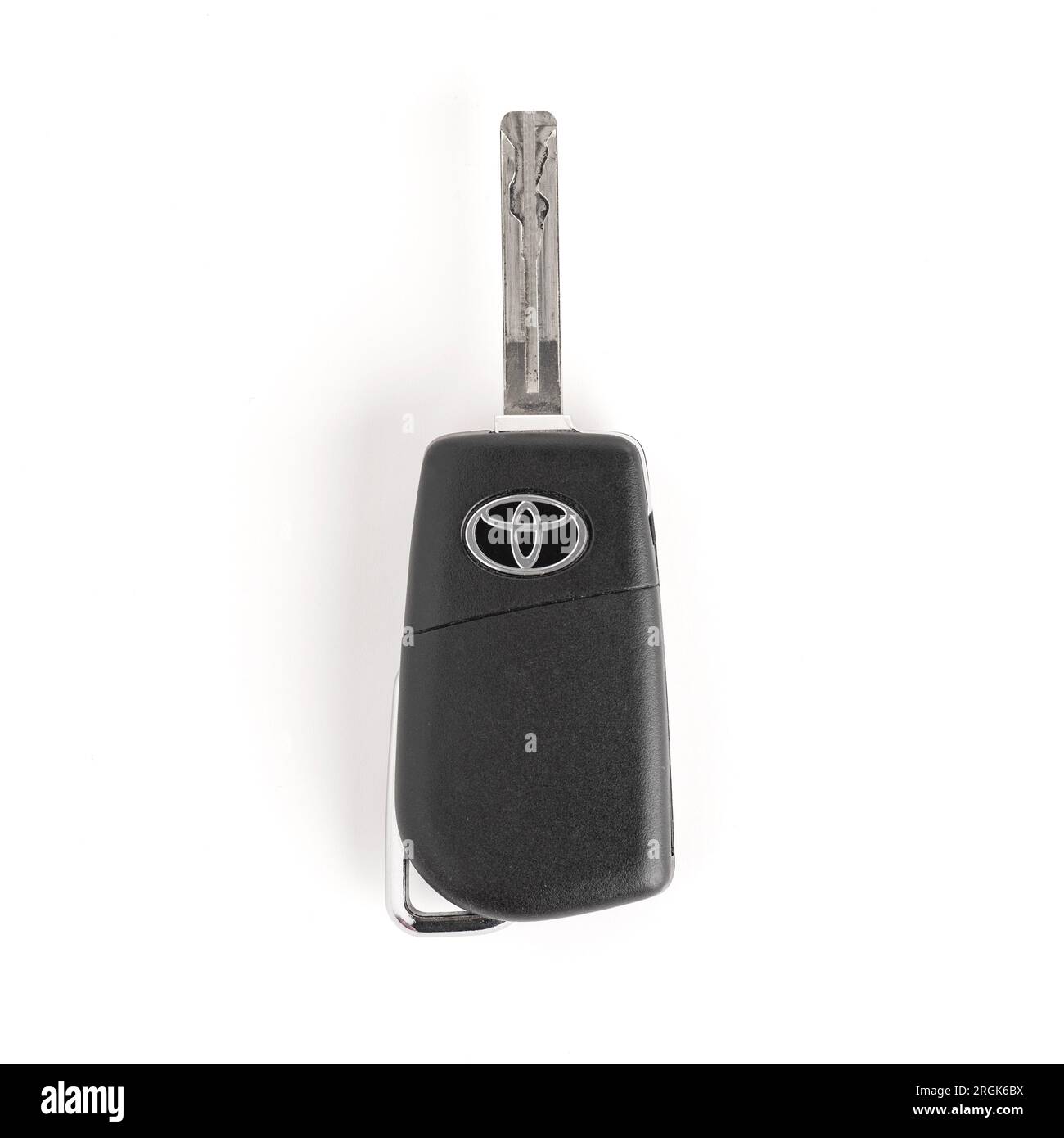Istanbul, Türkei - 18. März 2023: Toyota Autoschlüssel auf weißem Hintergrund. Toyota Corolla Schlüssel. Stockfoto
