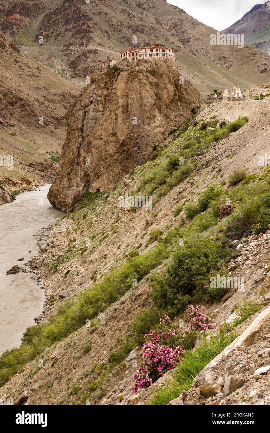 Indien, Ladakh, Zanskar, Kloster Bardan Dogpa/Kargyud über dem Fluss Lungnak Chu Stockfoto