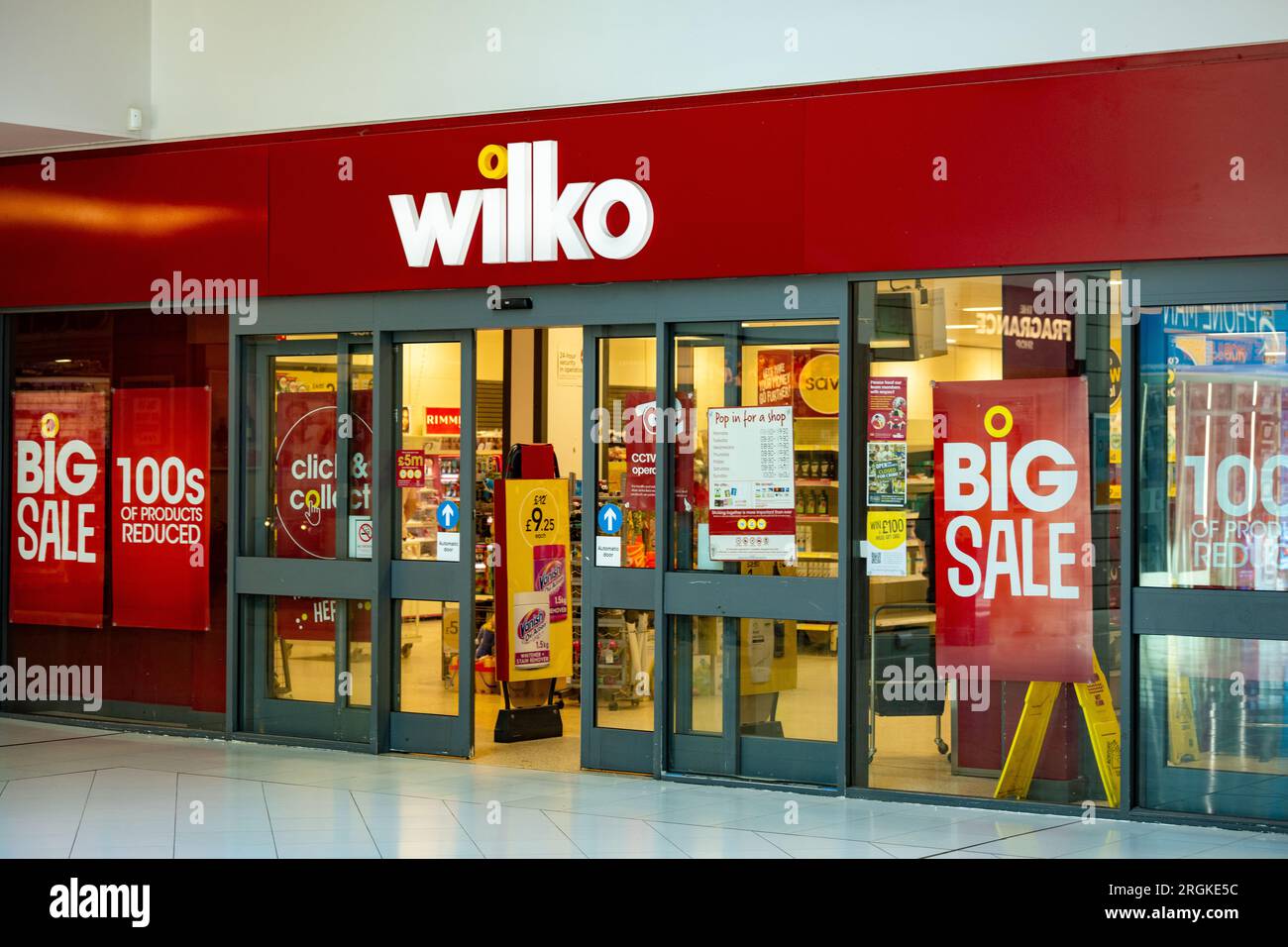 Brentwood Essex, 10. August 2023 Wilko bricht in der Verwaltung zusammen und gefährdet 12.000 Arbeitsplätze. Die High Street Chain Wilko sagt, sie habe Verwalter ernannt, nachdem sie keinen Rettungsvertrag abgeschlossen hatte, wodurch etwa 12.000 Arbeitsplätze gefährdet seien. Kredit: Ian Davidson/Alamy Live Stockfoto