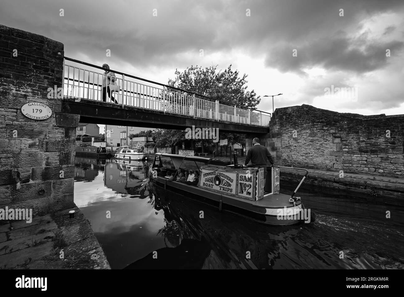 SKIPTON CANAL UND BARGES TOR ZU DEN DALES NORTH YORKSHIRE Stockfoto