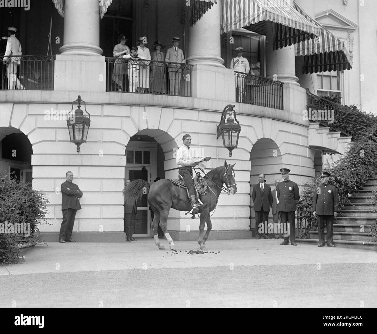 Tom Mix im Weißen Haus auf seinem Pferd Tony Ca. 1925 Stockfoto