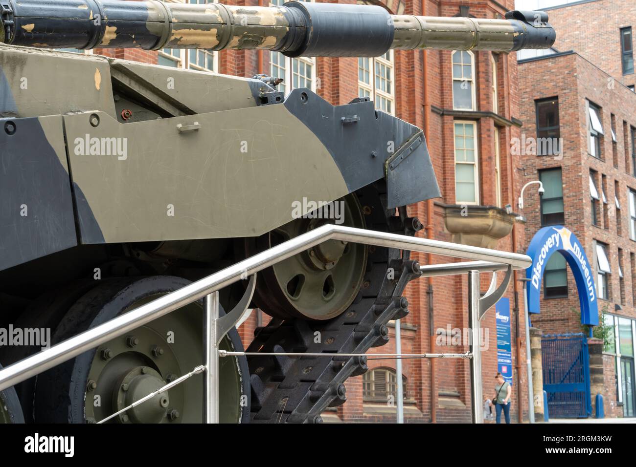 Challenger-2-Tank-Prototyp – Ausstellung im Freiluftmuseum im Discovery Museum in der Stadt Newcastle upon Tyne, Großbritannien. Stockfoto