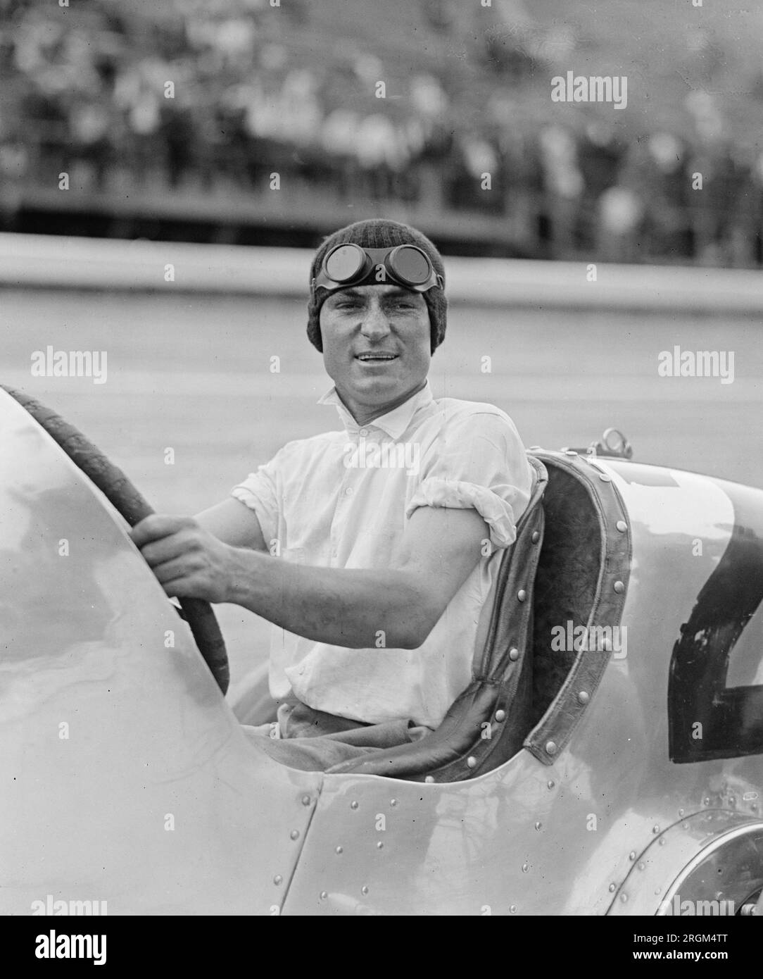 Oldtimer-Rennen: Porträt des Rennfahrers Earl Devore Ca. 1925 Stockfoto