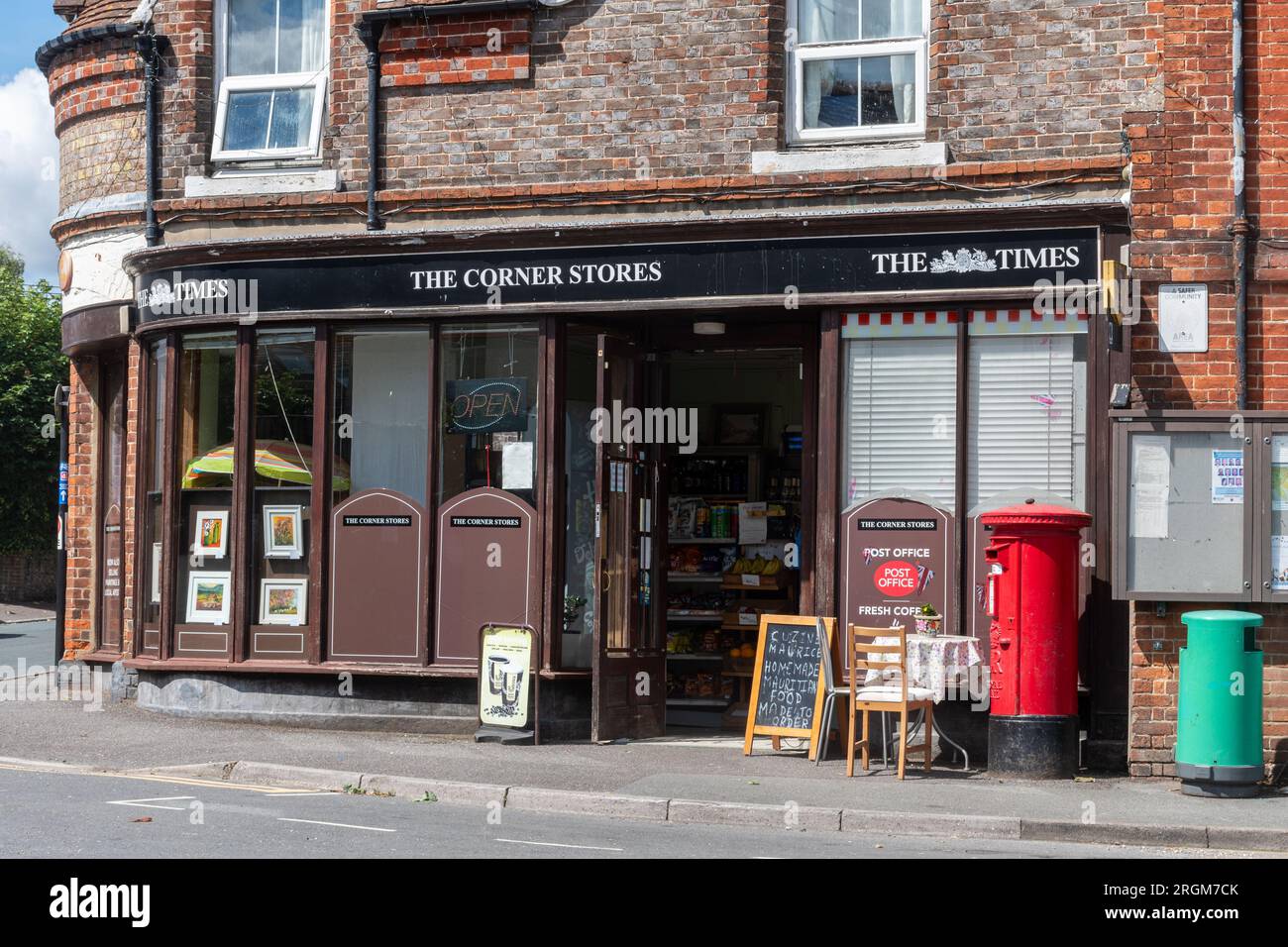 The Corner Stores, Village Shop in Kintbury, Berkshire, England, Großbritannien Stockfoto