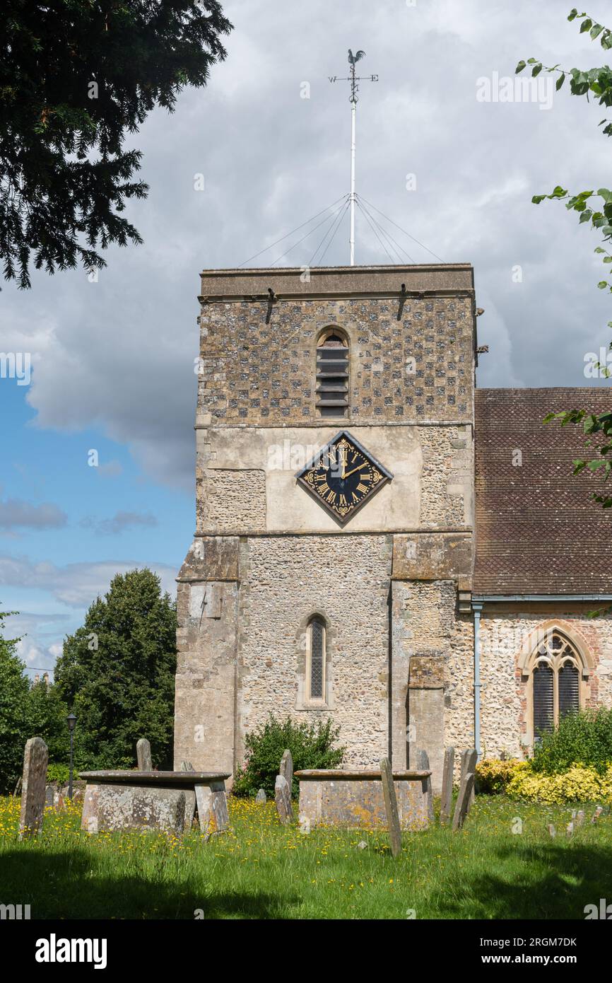 St. Mary's Church im Dorf Kintbury, Berkshire, England, Großbritannien, im Sommer Stockfoto