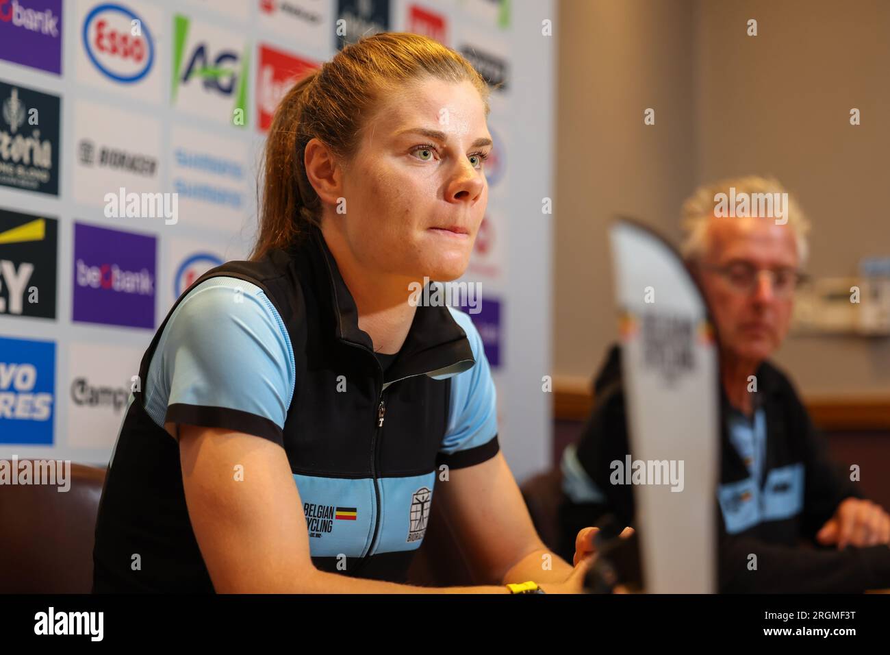 Glasgow, Großbritannien. 10. Aug. 2023. Die belgische Lotte Kopecky von SD Worx wurde am Donnerstag, den 10. August 2023, auf einer Pressekonferenz bei der UCI Road World Championships Cycling 2023 in Glasgow, Großbritannien, gezeigt. UCI organisiert die Welten mit allen Disziplinen des Radfahrens, des Straßenrades, des Indoor-Radfahrens, des Mountainbikes, des BMX-Rennens, Straßen- und Hallenparkradfahren, in Glasgow vom 05. bis 13. August. BELGA FOTO DAVID PINTENS Kredit: Belga News Agency/Alamy Live News Stockfoto