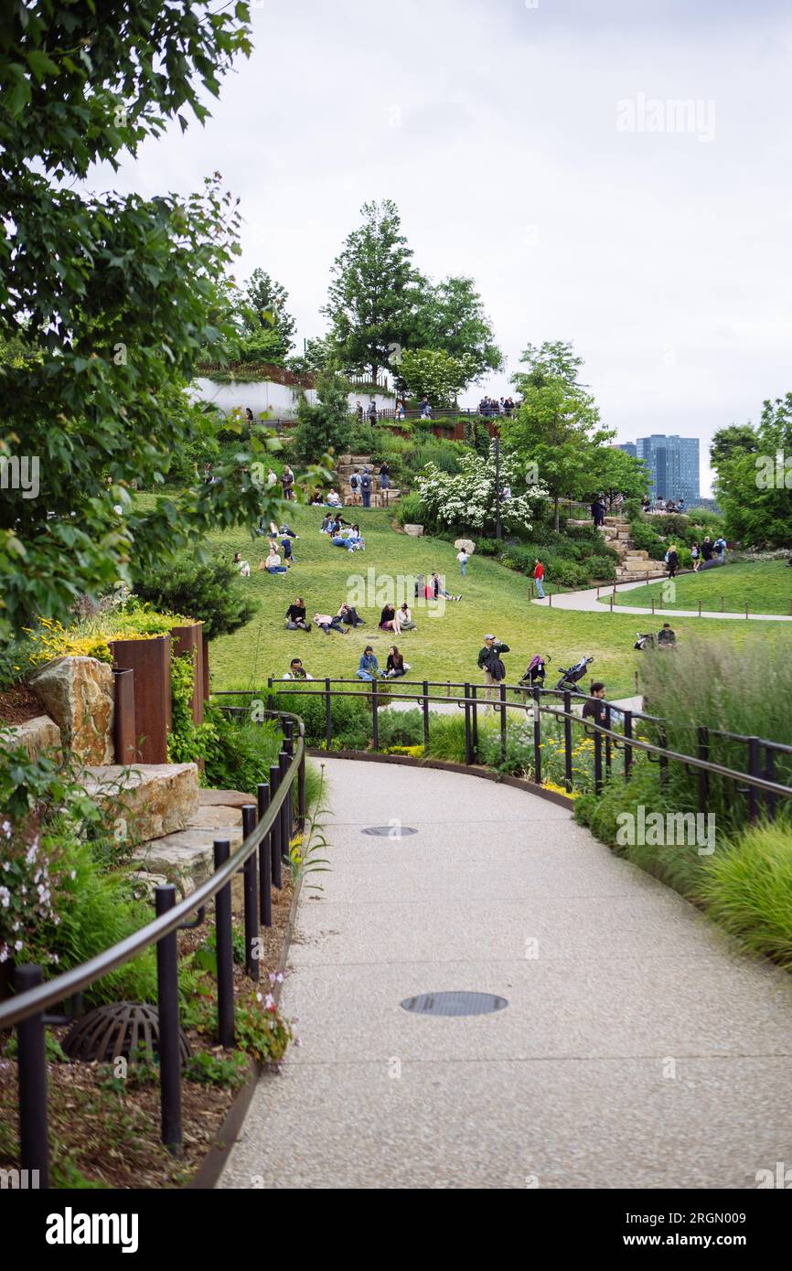 Pfad in Little Island im Hudson River Park, Manhattan, New York, USA Stockfoto