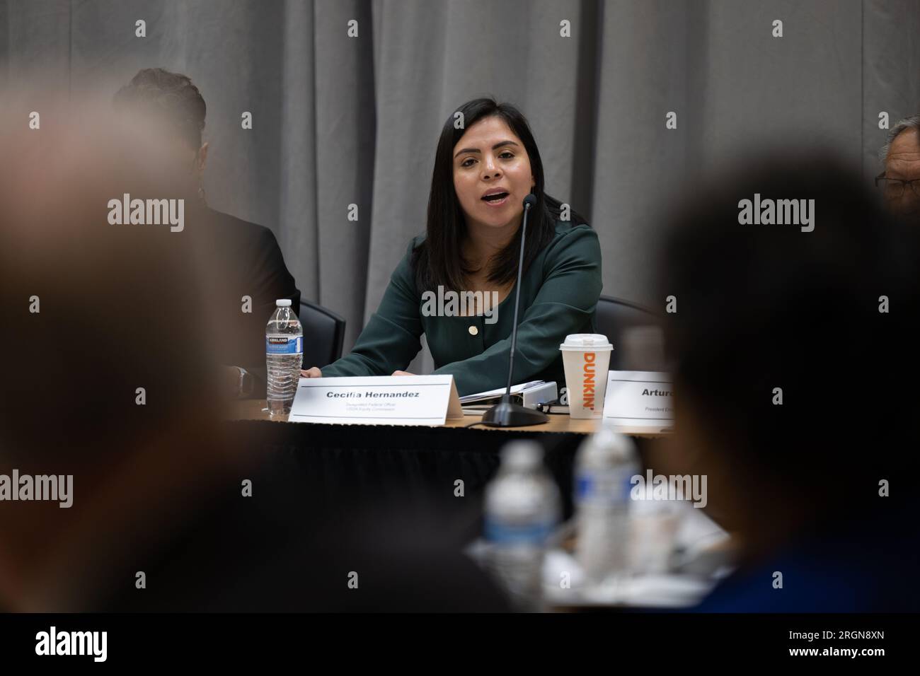 Reportage: Cecilia Hernandez, designierte Bundesbeamtin, beruft am 31. Januar 2023 eine öffentliche Versammlung der USDA Equity Commission ein, um im Yates-Gebäude zu entscheiden. Stockfoto