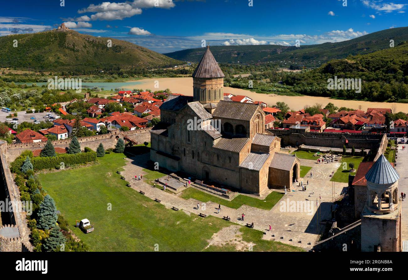 Die Svetitskhoveli-Kathedrale befindet sich in Mzcheta, der ehemaligen Hauptstadt von Georgien, in der Nähe von Tiflis. Stockfoto