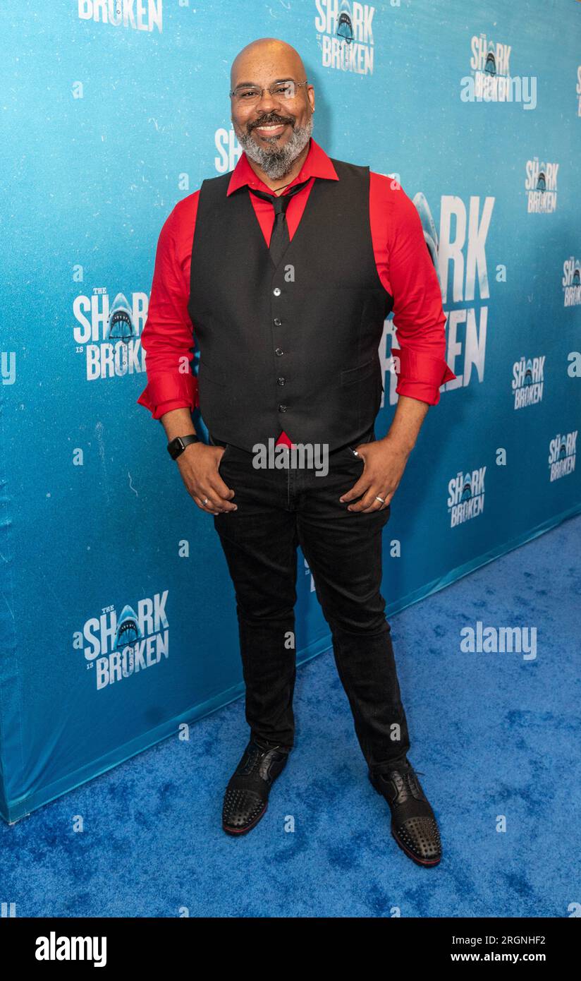 New York, USA. 10. Aug. 2023. James Monroe Iglehart besucht THE SHARK IS BROKEN's Opening Night am Broadway in New York am 10. August 2023. (Foto: Lev Radin/Sipa USA) Guthaben: SIPA USA/Alamy Live News Stockfoto