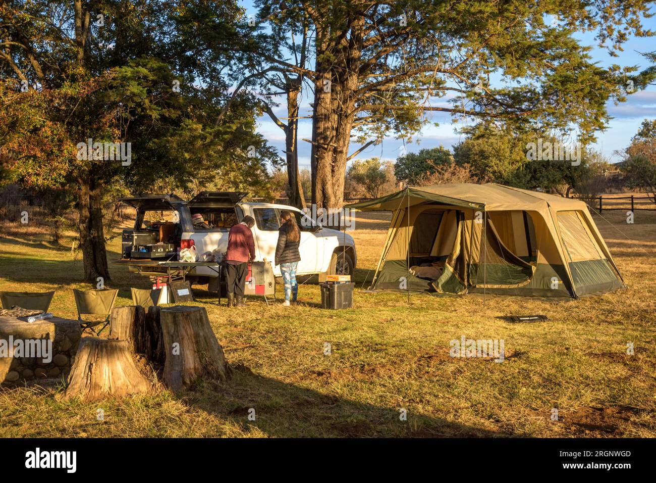 Camping auf dem Campingplatz Cobham im südlichen Maloti-Drakensberg Park, Südafrika Stockfoto