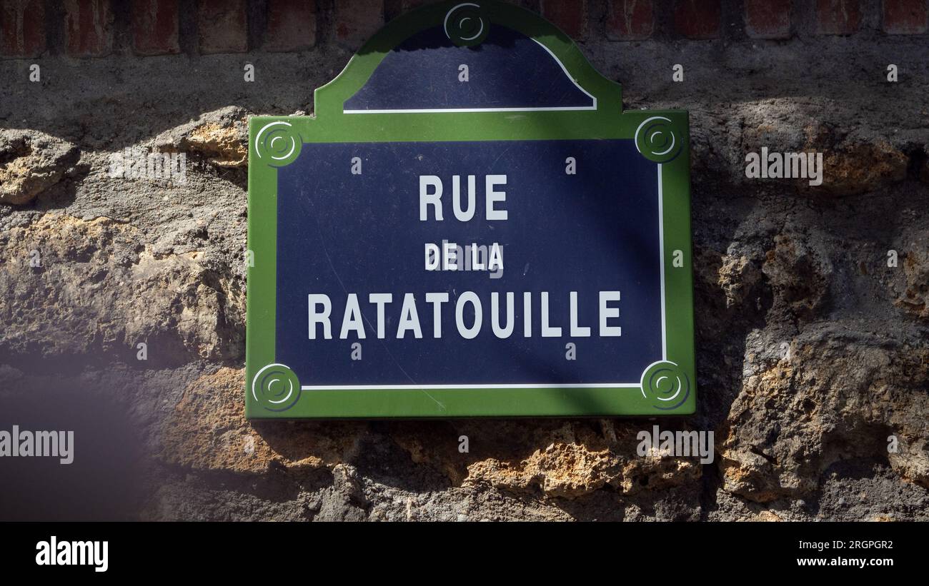 Das Schild der Ratatouille-Straße in Frankreich, Rue de la Ratatouille in Paris. Stockfoto