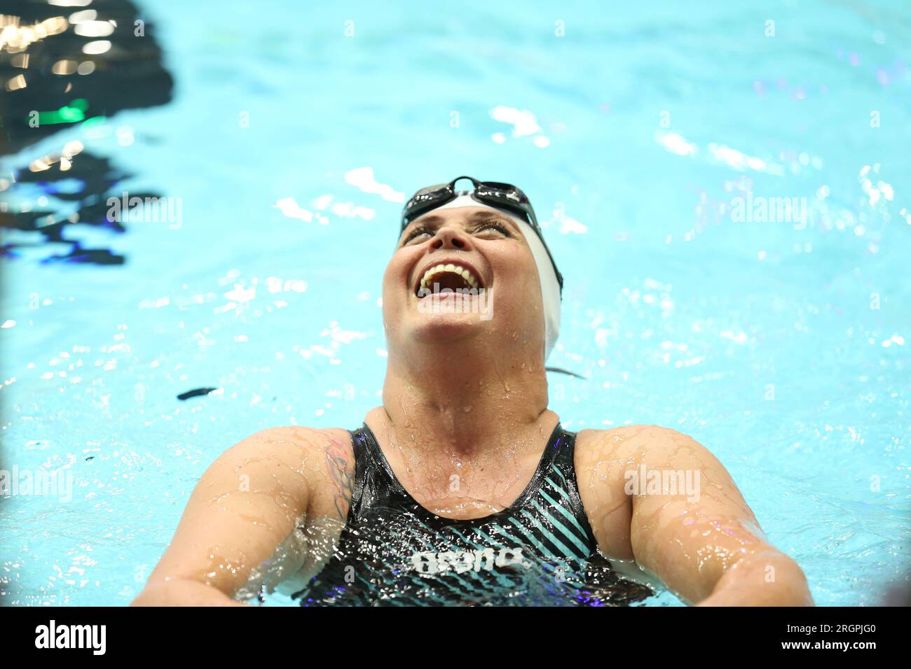 Kat SWANEPOEL nach ihrem individuellen Medley SM4-Finale 150m für Damen am dritten Tag der Para Swimming World Championships Manchester 2023 in Manchest Stockfoto