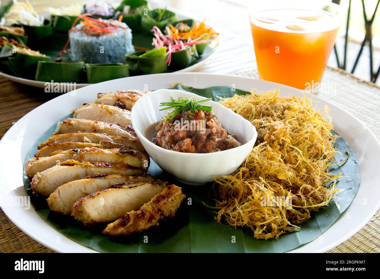 Thailändisches Zitronengras-Hühnchen-Rezept wird mit der besten Zitronengras-Marinade zubereitet und kann gegrillt, gebacken oder sautiert werden. Stockfoto