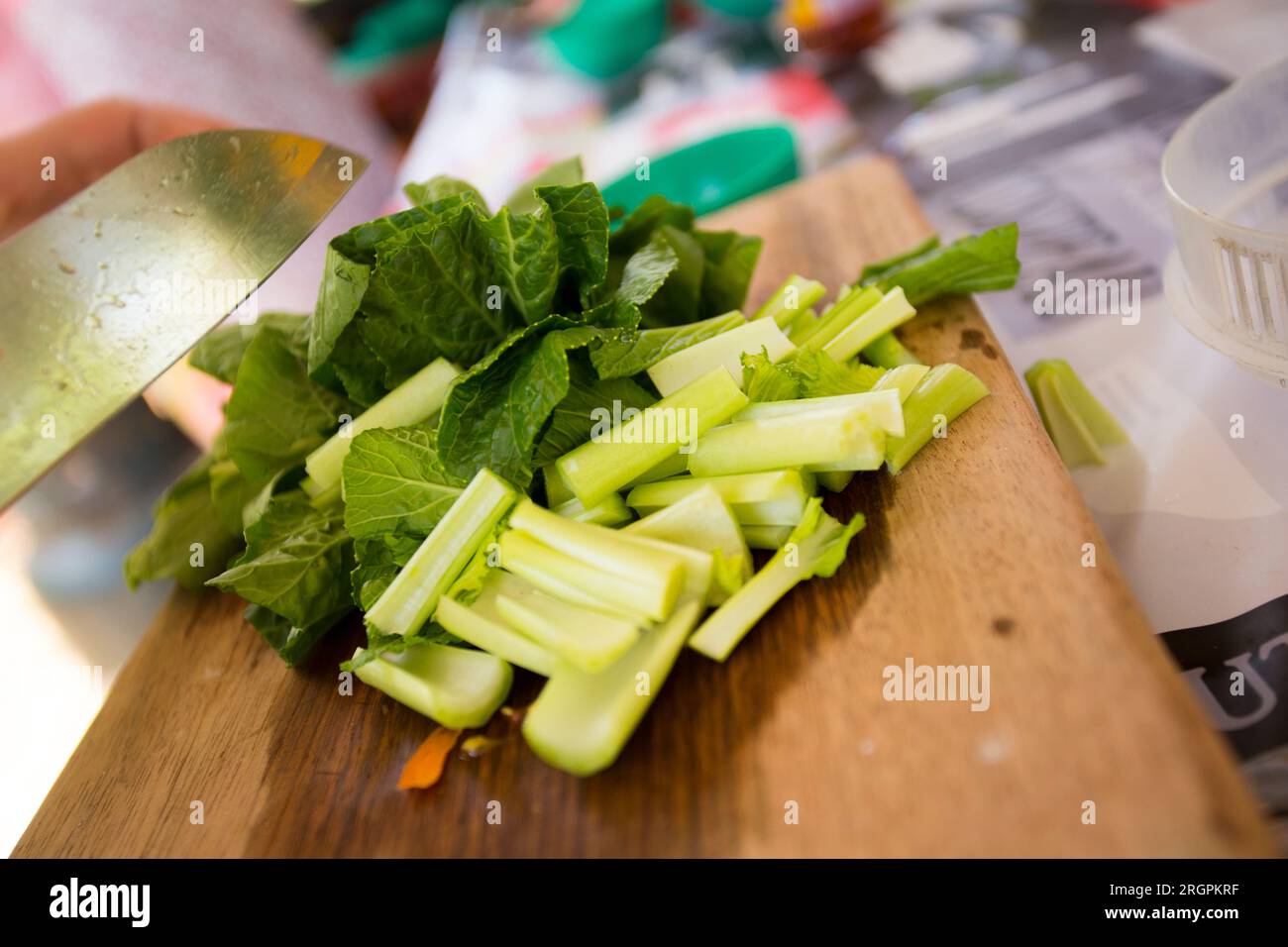 Gemüsewok an einem Street Food Stand in den Straßen von Bangkok, Thailand. Stockfoto