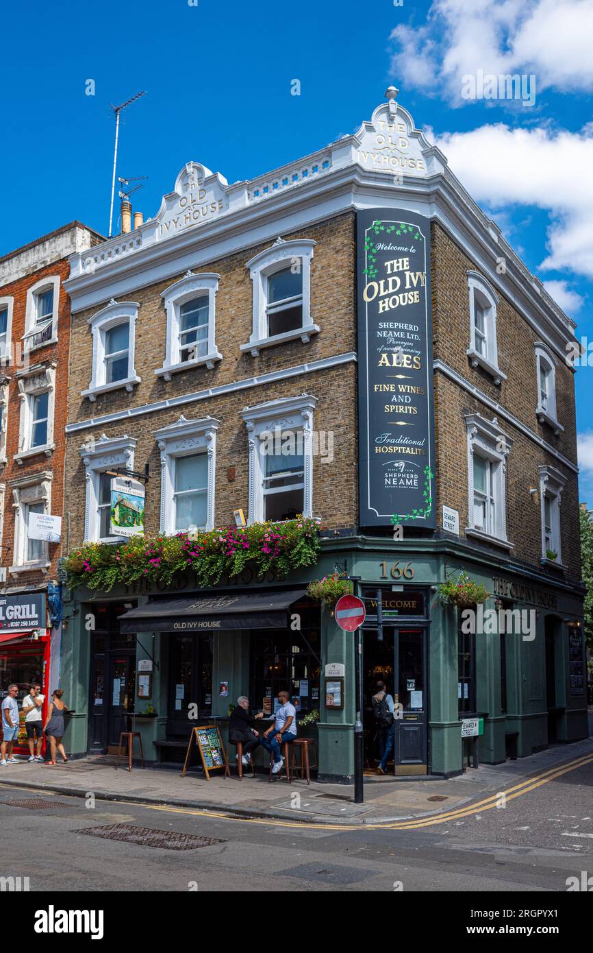 The Old Ivy House Pub in der Goswell Rd 166, Clerkenwell, London. Stockfoto